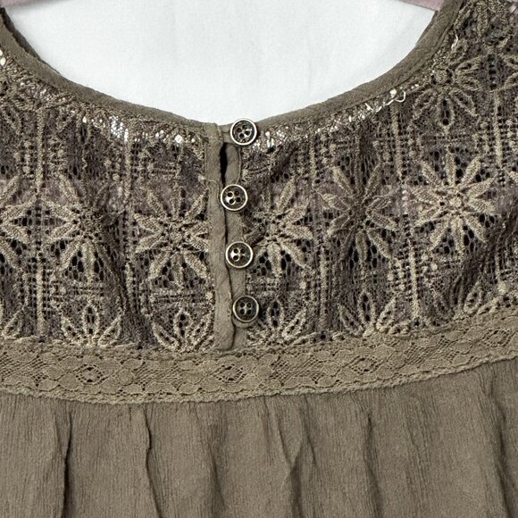 Green Lacy Baby Doll Short Sleeve Blouse Size Small With Button Closure - Picture 2 of 7